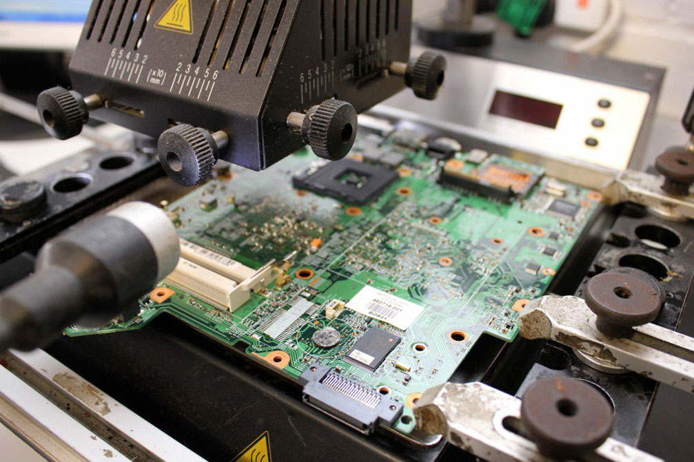 Hình ảnh máy sửa chữa đóng chip Vga main bo mạch chủ máy tính thế hệ mới - Repair pc computer desktop HTL Kon Tum Việt Nam