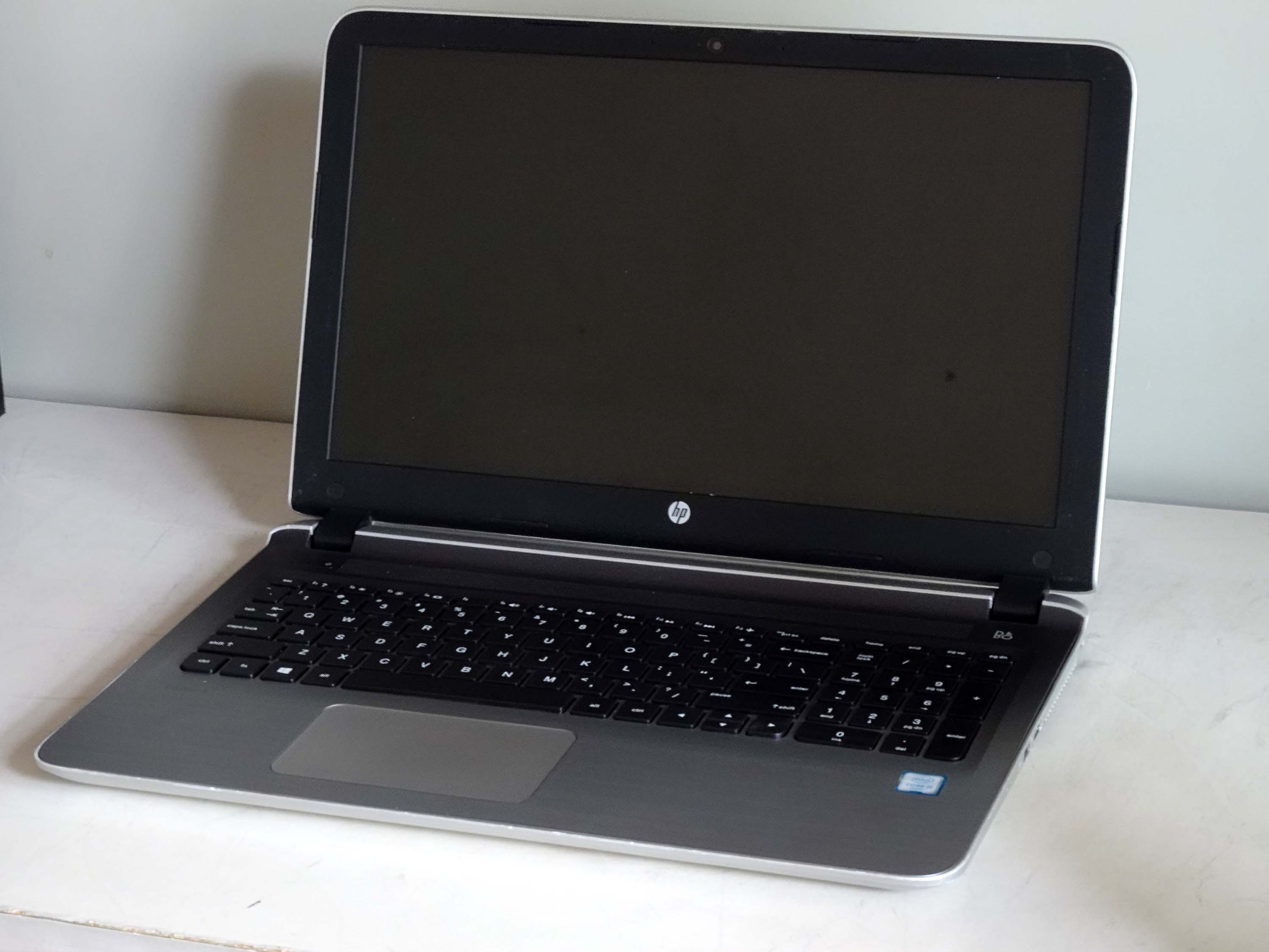 Laptop HP Pavilion notebook i5 6200U cũ chính hãng giá rẻ tại Tp Kun Tum